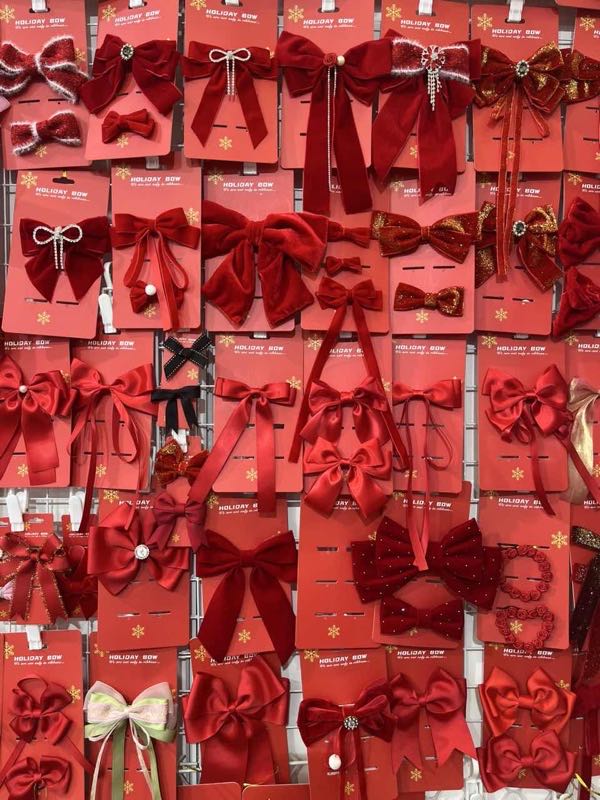 DIY Gift Wrap: How to Use Recyclable Ribbons Like a Pro